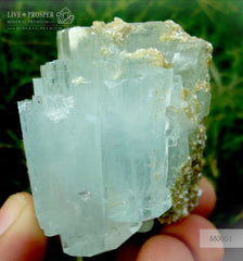 Sky Blue aquamarine 625 CT with Muscovite Небесно-голубой аквамарин 625 карат с мусковитом 